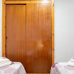 Basic Confort Poeta Marquina Pb 2026 شقة روساس