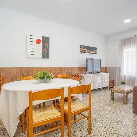 Apartment Basic Confort Poeta Marquina Pb 2026 Roses