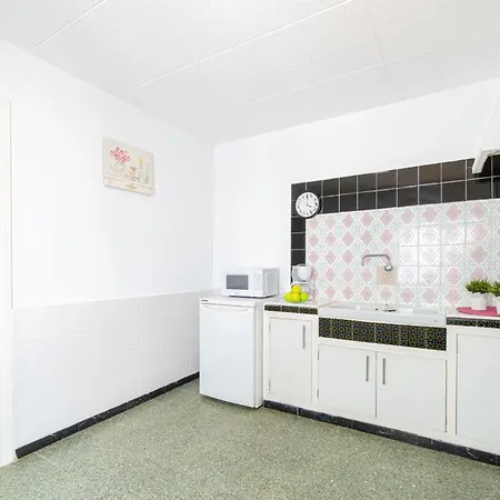 Basic Confort Poeta Marquina Pb 2026 Appartement Roses